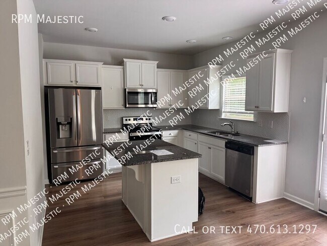 Building Photo - 925 Lakehaven Ln