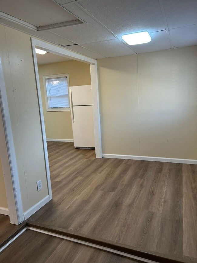 Foto del edificio - 3 Bedroom, 1 bath home with detached 1 car...