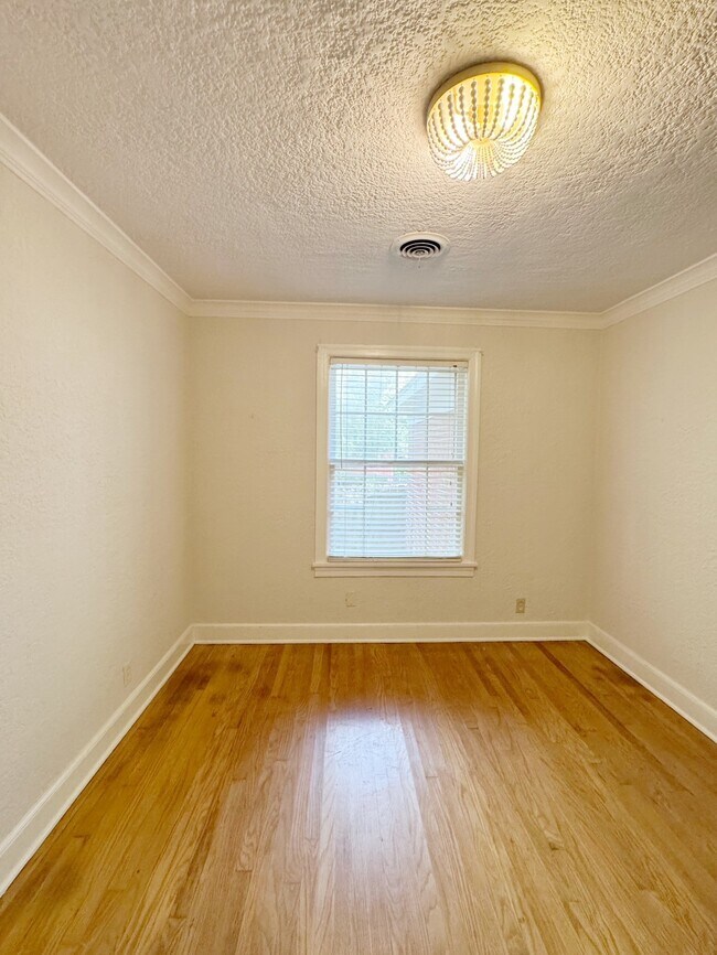 Foto del edificio - 365 Haynes St