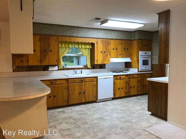 Building Photo - 3 br, 2 bath House - 63 Robinhood Rd