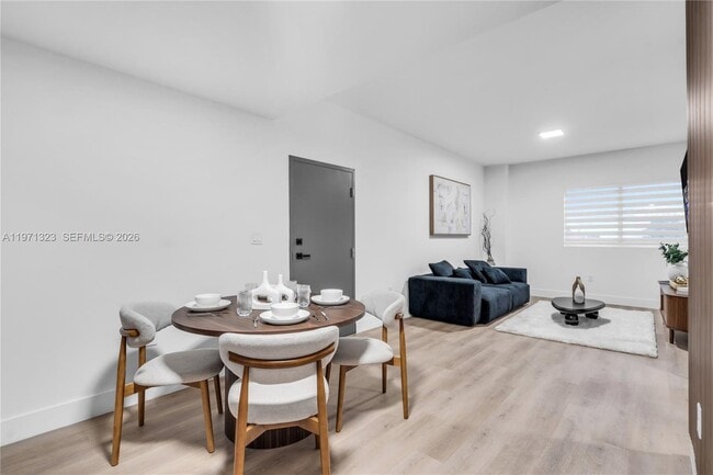 Foto del edificio - 3728 NW 19th Ave