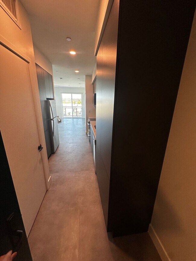 Building Photo - Welcome to Bradley 43