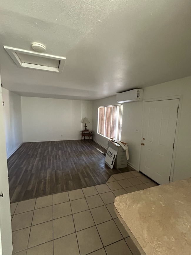 Building Photo - Triplex