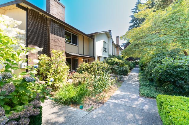 Building Photo - 3 bedroom in Bellevue WA 98007
