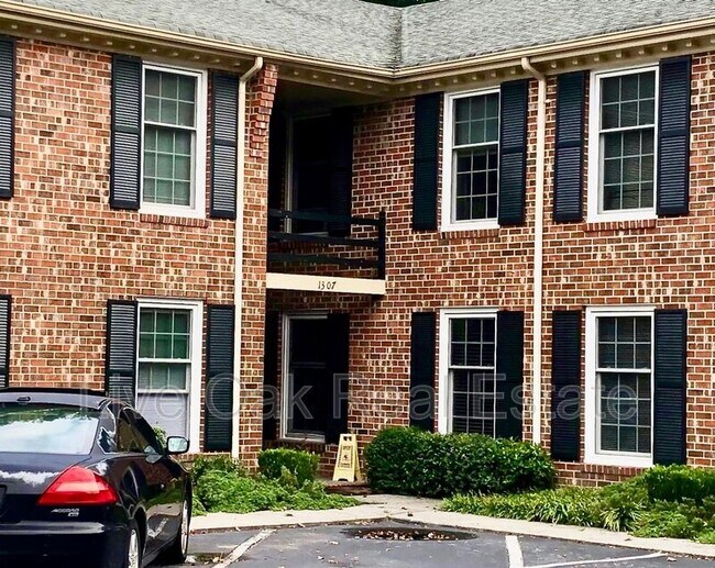 Foto del edificio - 1307 Cypress Ave