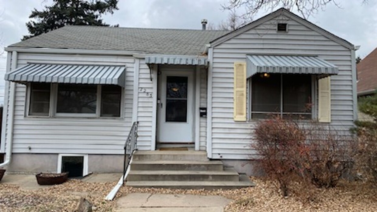 Primary Photo - 2285 S Williams St