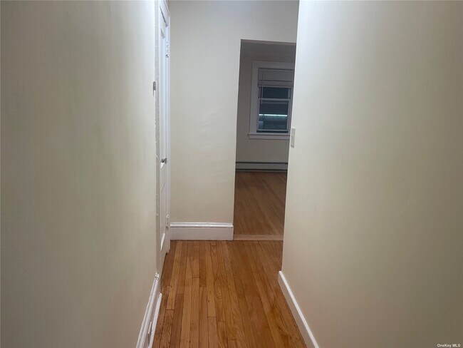 Foto del edificio - 239 Maple Ave