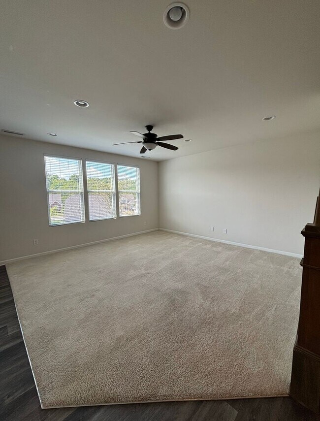 Building Photo - 3BR/2.5BA Home for Rent in Eastwood for Re...