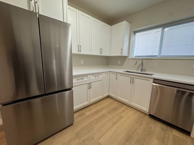 Building Photo - 21292 123 Av