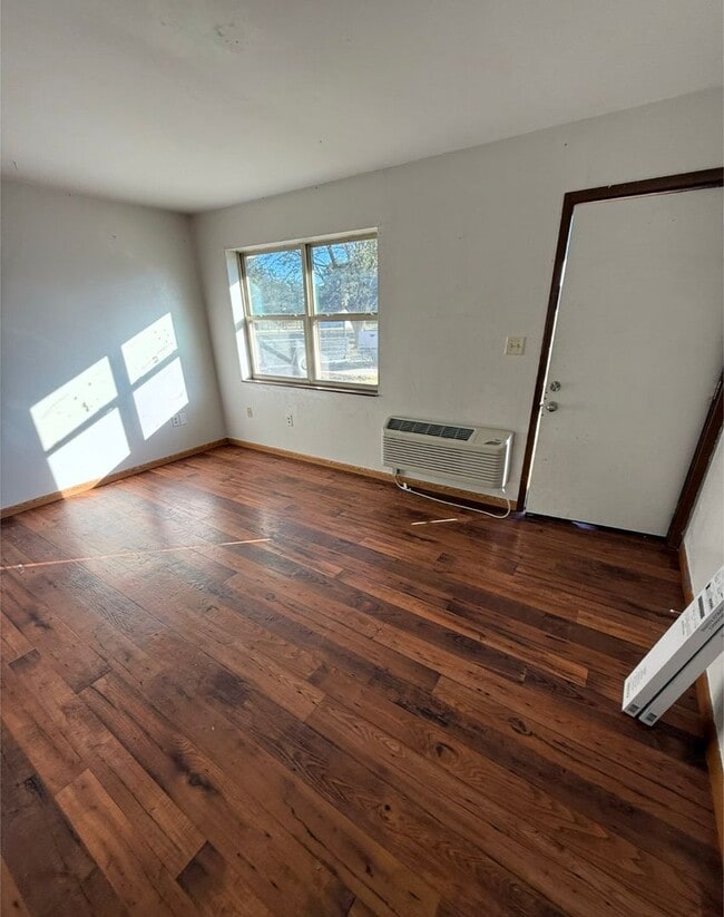 Building Photo - Jewell