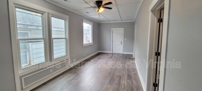 Building Photo - 719 33rd St