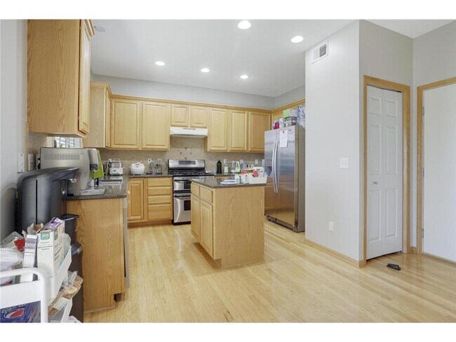 Foto del edificio - 5325 Empire Ln N