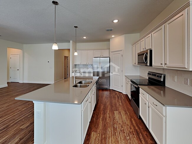 Building Photo - 1149 Sky Lks Dr