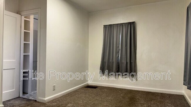 Foto del edificio - 910 E Mesa Ave