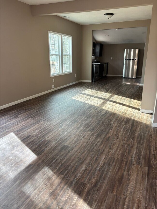 Building Photo - Ask About our Move in Special! Charming 3 Bed 1.5 Bath Home With Fenced Yard