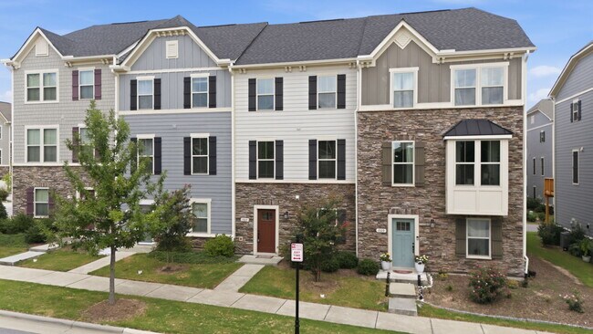 Foto del edificio - 707 Channing Park Cir