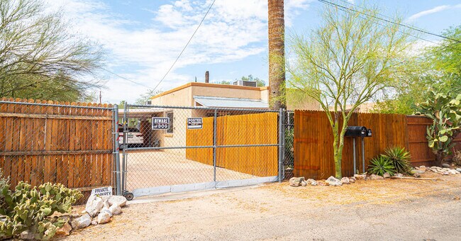 Security gate - 3130 E Bray Rd