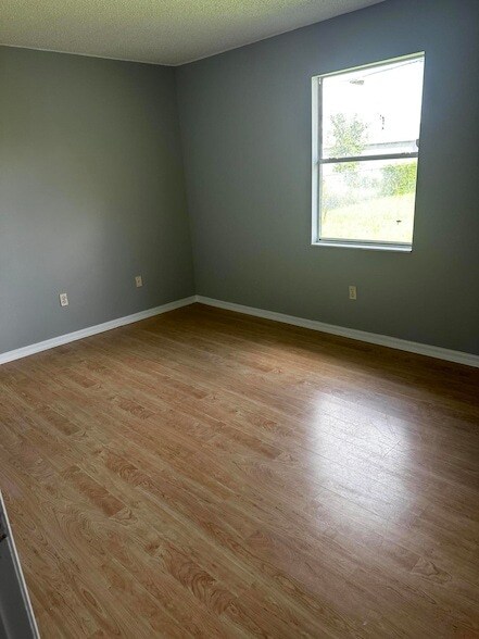 Foto del edificio - 1021 SW Du Bois Ave