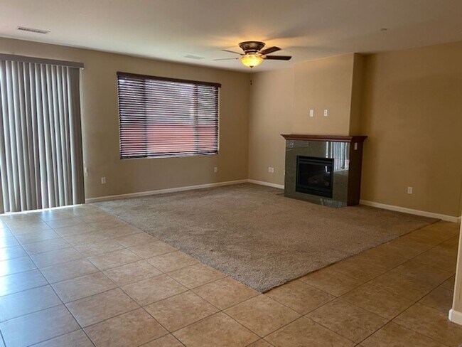 Foto del edificio - Elegant Home in Wingfield Springs - All th...
