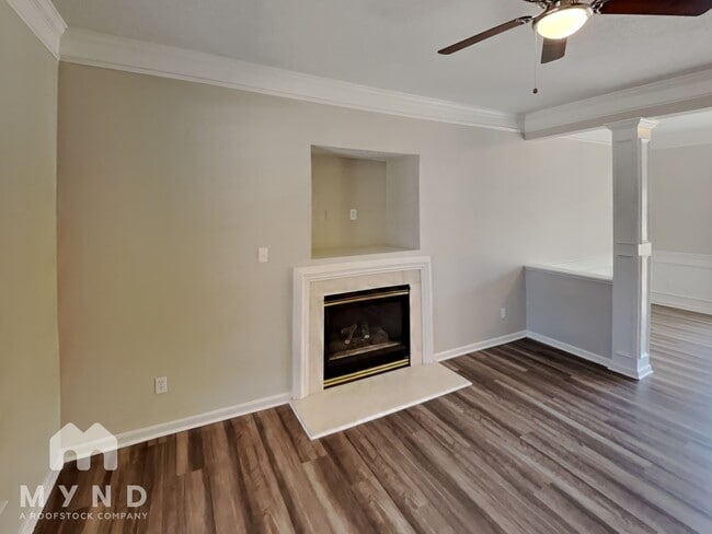 Building Photo - 9043 Silver Coach Ln