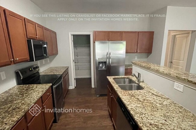 Building Photo - 4121 Oak Field Dr