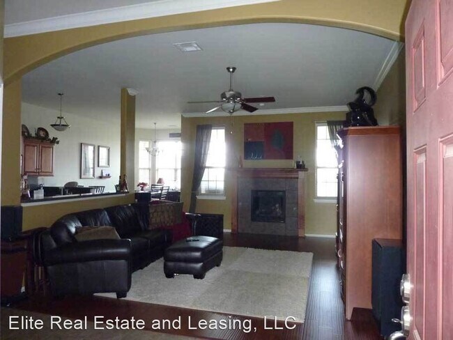 Foto del edificio - 3 br, 2 bath House - 9409 BUTTON AVE