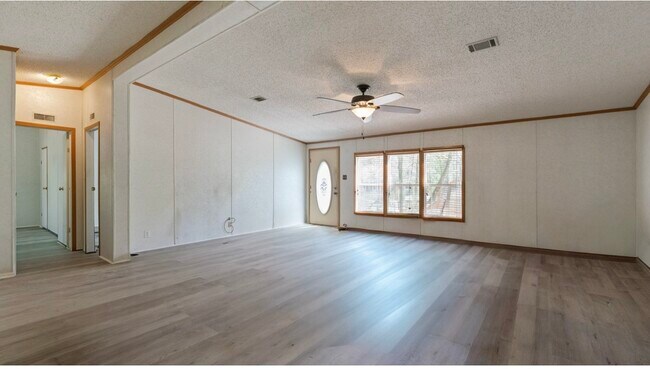 Building Photo - 10991 FM 1484 Rd