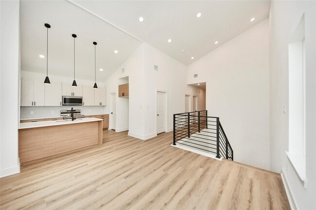 Foto del edificio - 932 South Ln