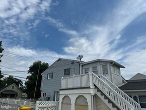 Building Photo - 621 Fernhill Rd