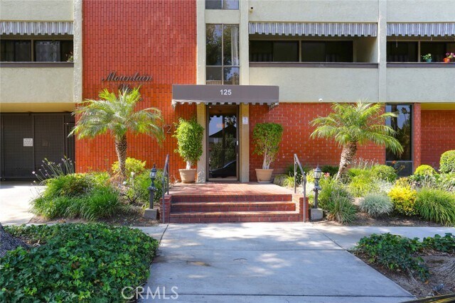 Building Photo - 125 W Mountain St