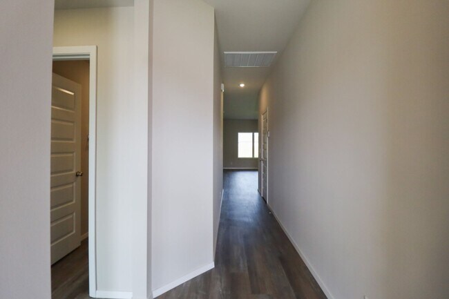Building Photo - New Build 4 Bedroom Home Available For Imm...