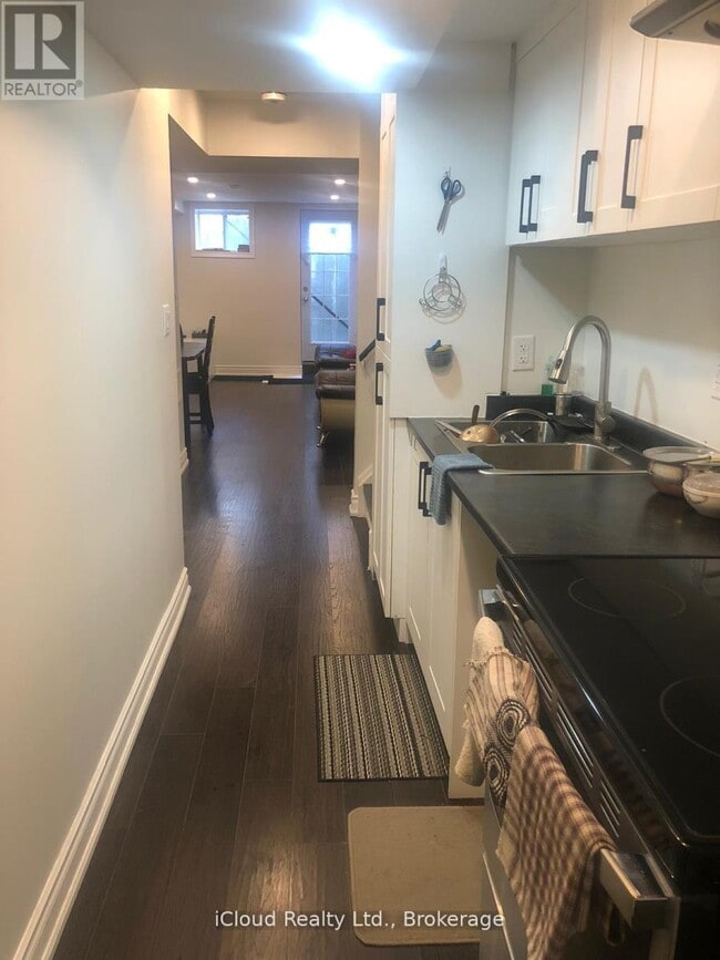 Building Photo - 16 Stedford Cres