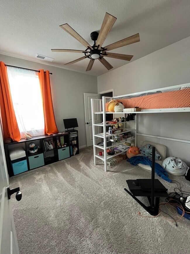 Foto del edificio - 13824 Deertrack Ln