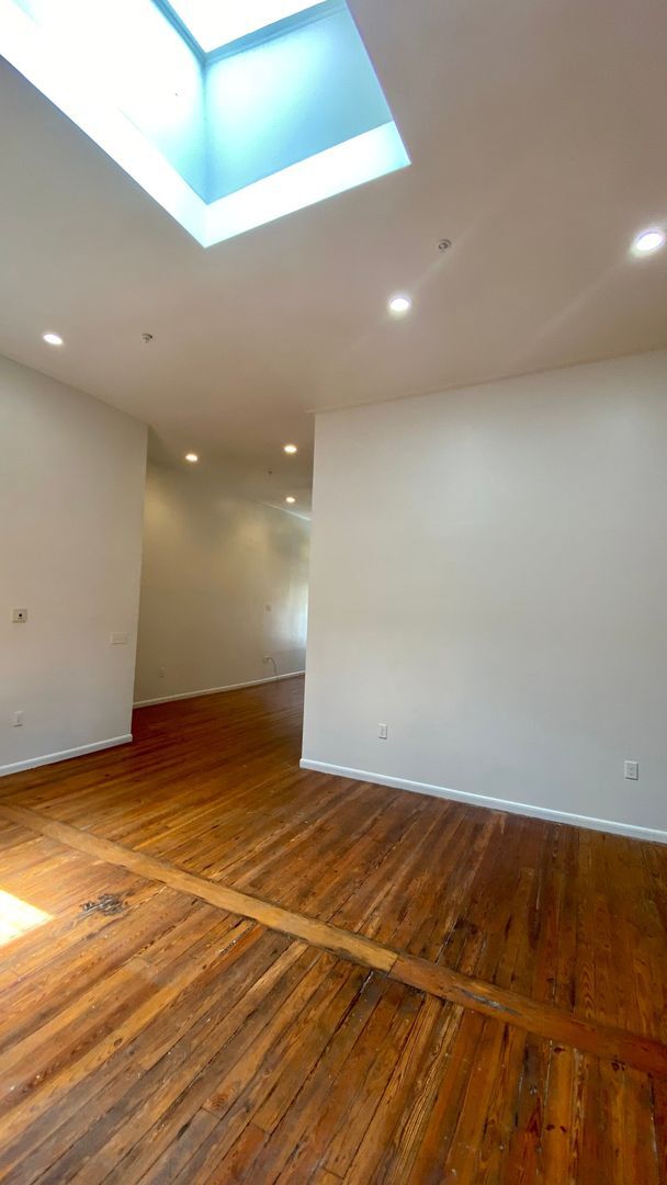 Foto del edificio - 829 S Railroad Ave