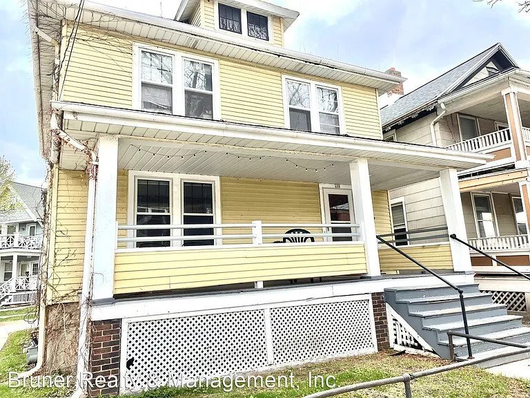 Primary Photo - 133 N Bedford St