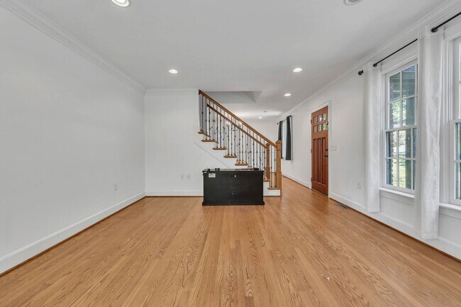 Foto del edificio - 520 32nd Ave S