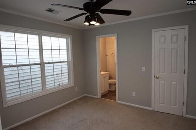 Foto del edificio - 3845 Overbrook Dr