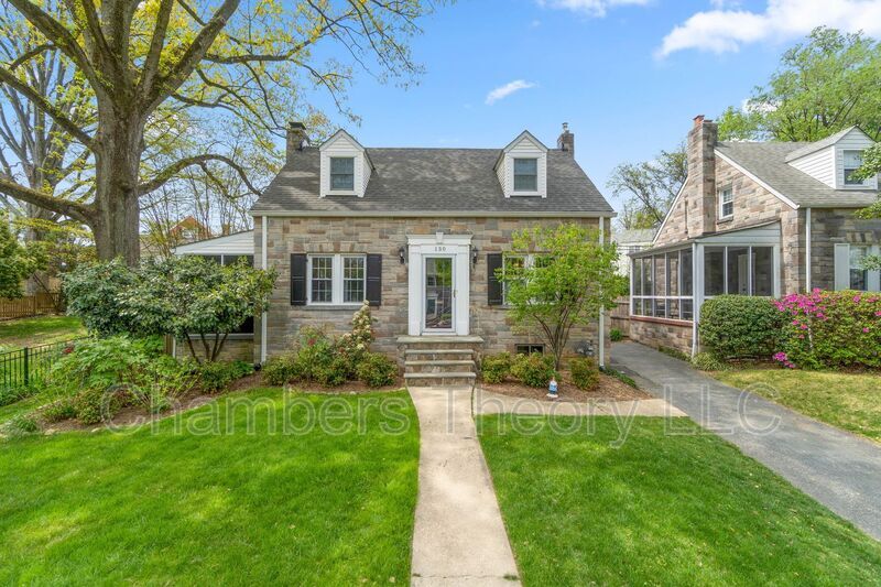 Primary Photo - 130 N Oakland St