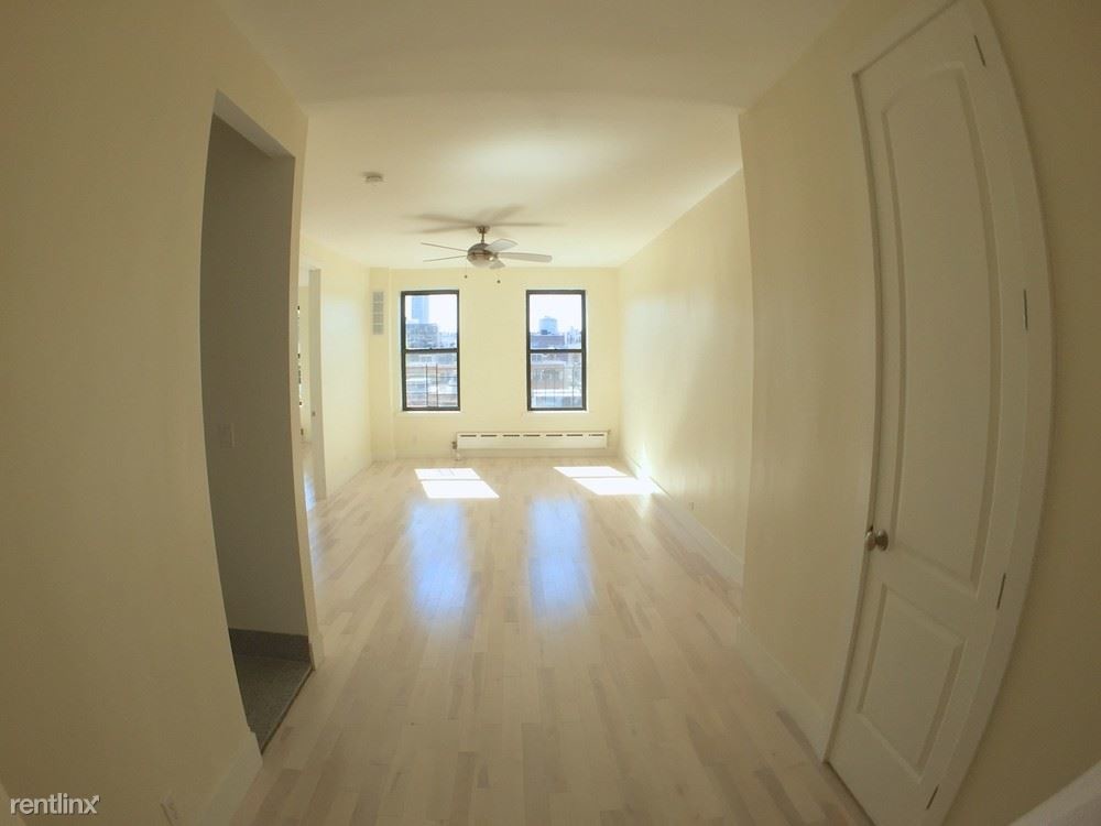 Primary Photo - 666 W 188th St