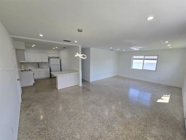 Building Photo - 3245 SW 88th Ct