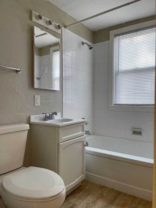 Foto principal - Dundee Village Rentals (820 N 46th St)