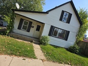 Building Photo - 1216 Quarry Ave NW