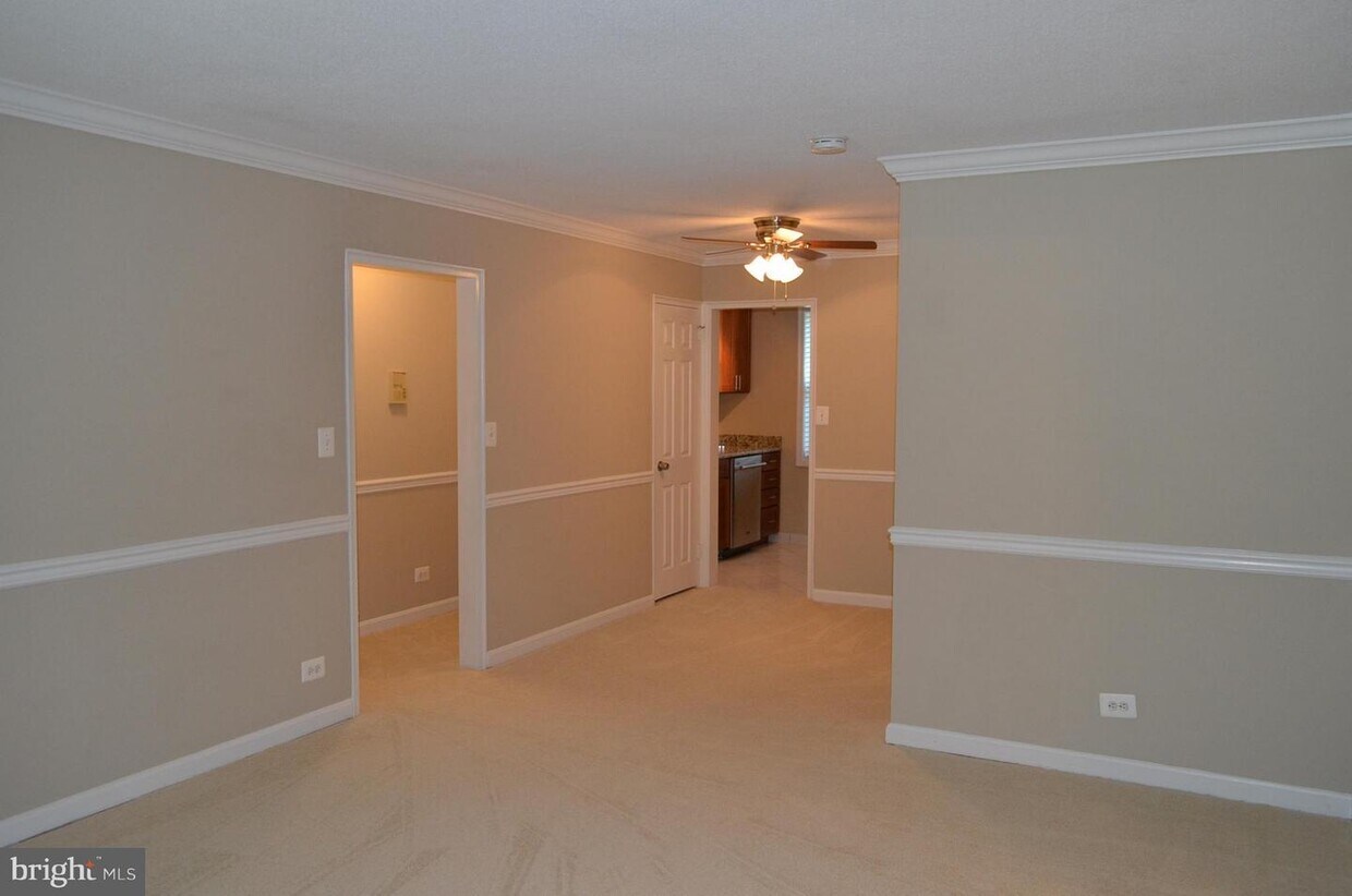 Primary Photo - 200 N George Mason Dr