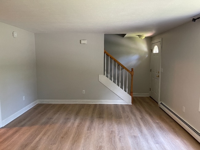 Building Photo - 6A Lillian Ave