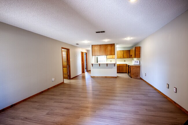 Foto del edificio - 811 Stanton Pl