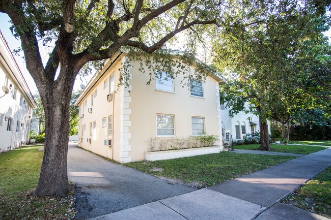 Building Photo - 218 Phoenetia Ave