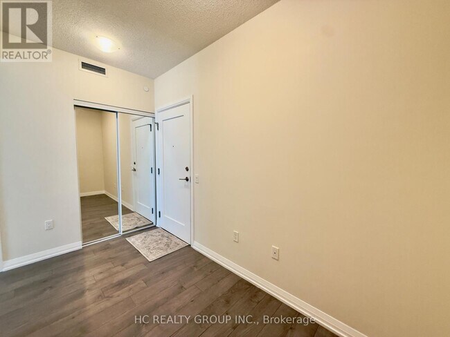Building Photo - 35 Watergarden Dr