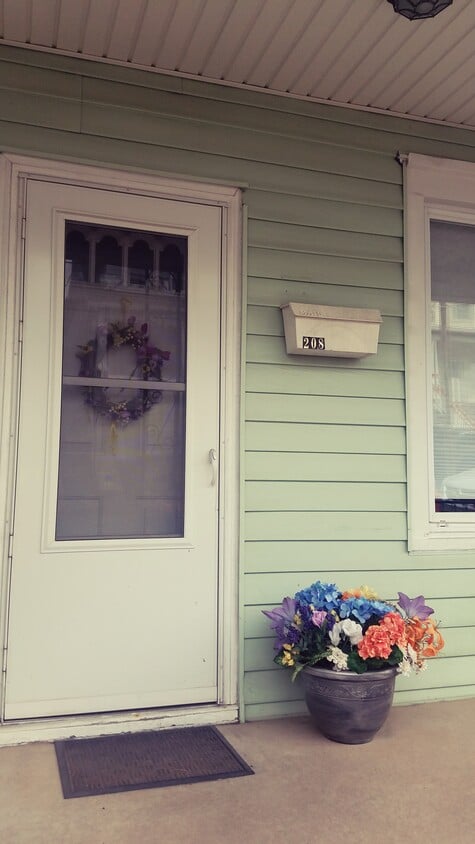 Primary Photo - 208 Schuylkill Ave