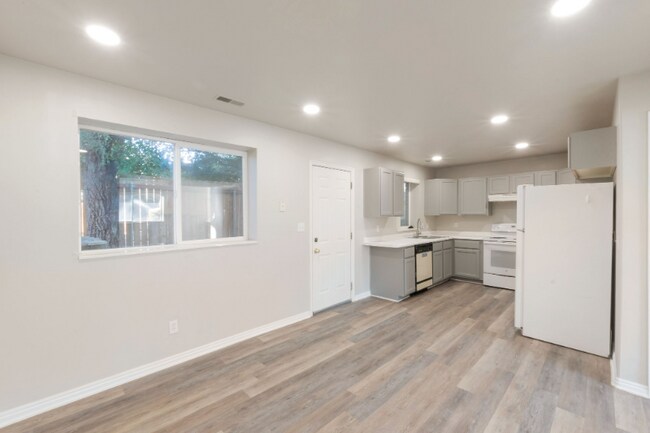 Foto del edificio - 470 W 1600 S