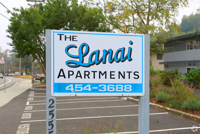 Signage - Lanai Apartments